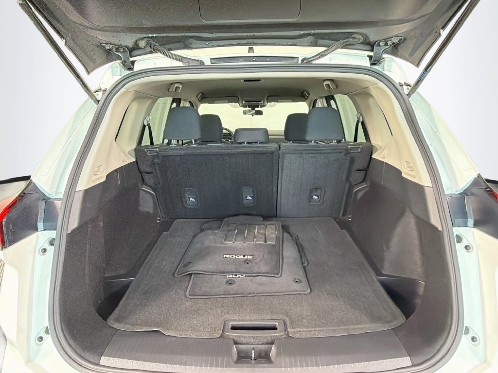 Used 2024 Nissan Rogue S FWD image 27