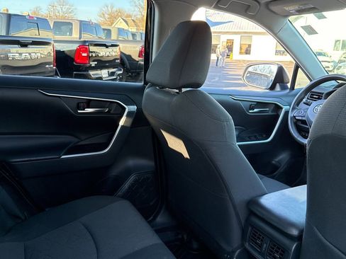 Used 2022 Toyota RAV4 XLE image 24