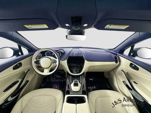 Used 2023 Aston Martin DBX AWD/4WD image 29