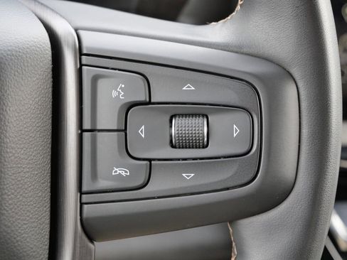 Used 2025 GMC Sierra 2500 AT4 image 40