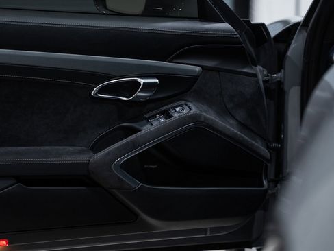 Used 2018 Porsche 911 GT3 image 24