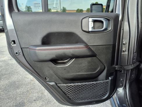 Used 2022 Jeep Wrangler Unlimited Rubicon w/ Cold Weather Group image 23