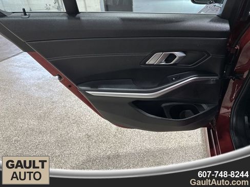 Used 2022 BMW 330i xDrive Sedan w/ Premium Package image 14