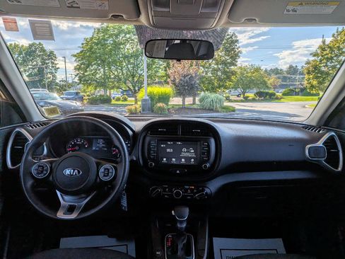 Used 2020 Kia Soul LX FWD image 22