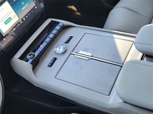 New 2025 Lincoln Navigator Reserve image 17