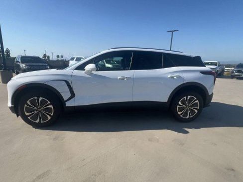 Used 2024 Chevrolet Blazer EV LT image 5