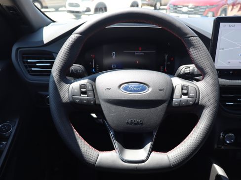 Used 2024 Ford Escape ST-Line w/ Tech Pack #1 AWD/4WD image 15