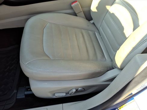 Used 2018 Ford Fusion SE w/ Fusion SE Technology Package FWD image 24