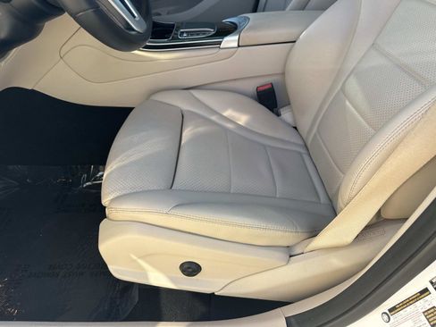 Certified 2022 Mercedes-Benz GLC 300 image 17