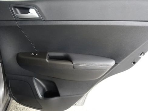 Used 2022 Kia Sportage LX FWD image 21