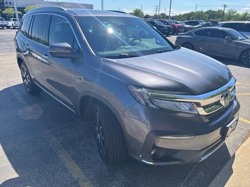 Used 2020 Honda Pilot Touring image 1