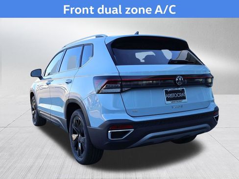 New 2026 Volkswagen Taos SE image 6