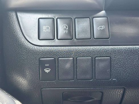 Used 2019 Toyota Highlander XLE AWD/4WD image 29