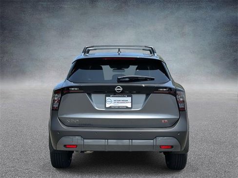 New 2025 Nissan Kicks SR image 3