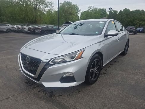 Used 2019 Nissan Altima 2.5 S FWD image 3