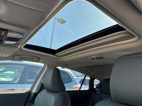 Used 2024 Subaru Crosstrek 2.0i Premium image 17