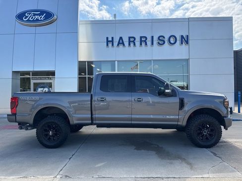 Used 2022 Ford F350 Lariat w/ Tremor Off-Road Package AWD/4WD image 4