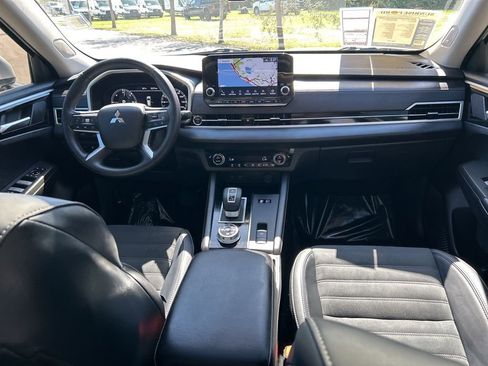 Used 2025 Mitsubishi Outlander 4WD Plug-In Hybrid image 10