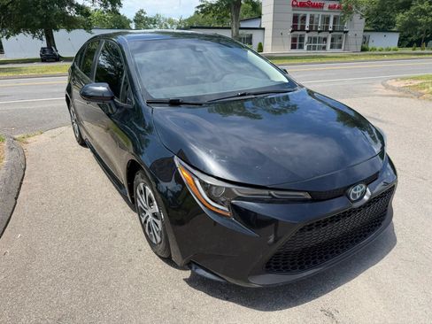 Used 2022 Toyota Corolla LE w/ Carpet Mat Package (TMS) FWD image 3