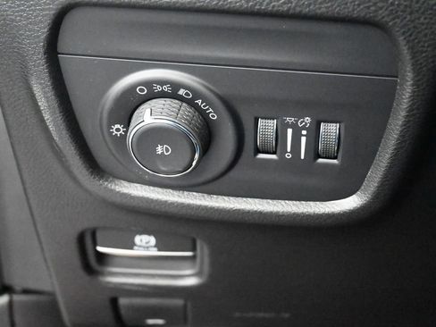 New 2025 Jeep Grand Cherokee Limited w/ Trailer Tow Package image 37