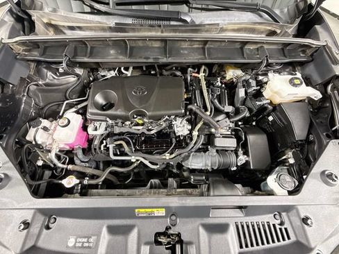 Used 2022 Toyota Highlander XLE FWD image 31
