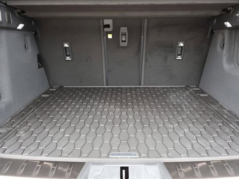 Used 2026 Jaguar F-PACE R-Dynamic S image 17