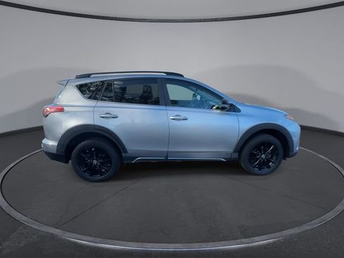 Used 2018 Toyota RAV4 XLE image 17