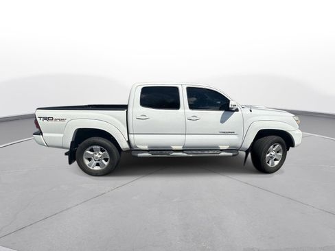 Used 2015 Toyota Tacoma PreRunner w/ TRD Sport Package RWD image 5