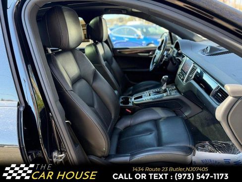 Used 2018 Porsche Macan S image 23