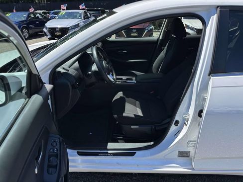 Used 2022 Nissan Sentra SV FWD image 16