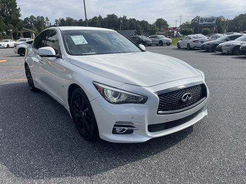 Used 2017 INFINITI Q50 3.0t Premium w/ Driver Assistance Package RWD image 5