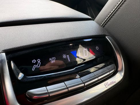 Used 2021 Cadillac XT6 Premium Luxury FWD image 31