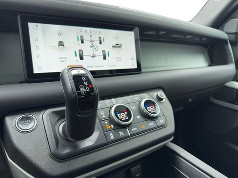 Used 2022 Land Rover Defender 110 S image 27