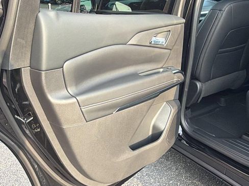 New 2027 Chevrolet Traverse LT w/ Midnight/Sport Edition FWD image 22