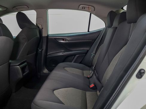 Used 2021 Toyota Camry LE image 38