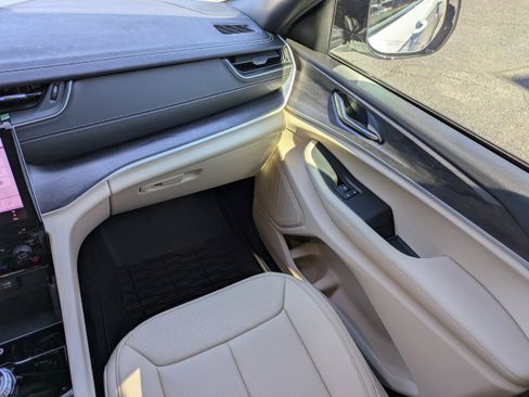 New 2025 Jeep Grand Cherokee Limited image 18