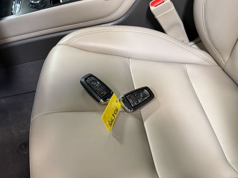 Used 2024 Lincoln Corsair AWD image 20