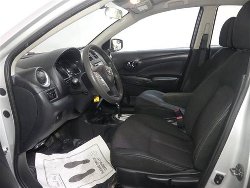 Used 2017 Nissan Versa SV FWD image 19