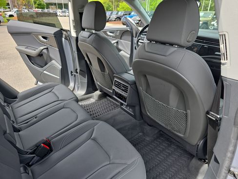 Used 2019 Audi Q8 Premium Plus AWD/4WD image 11