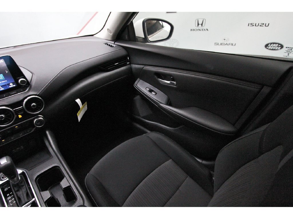 Certified 2025 Nissan Sentra SV FWD image 8
