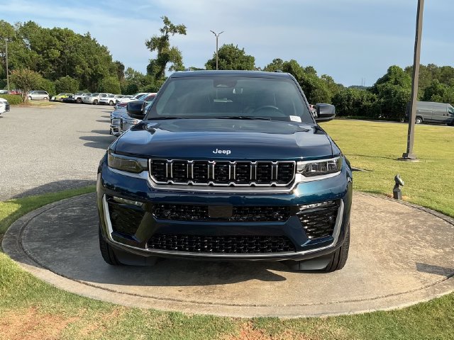 New 2027 Jeep Grand Cherokee Summit w/ MOPAR Finishing Package AWD/4WD image 2
