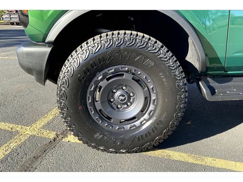 New 2025 Ford Bronco Outer Banks w/ Sasquatch Package image 28