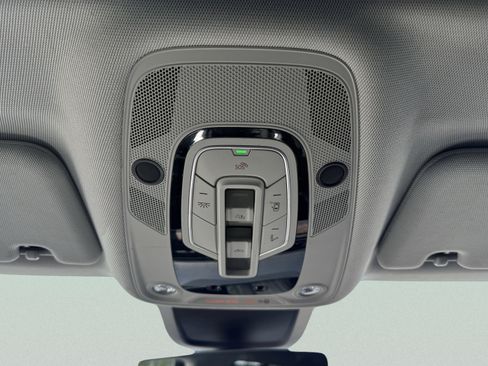 Used 2019 Audi e-tron Prestige w/ Prestige Package image 71