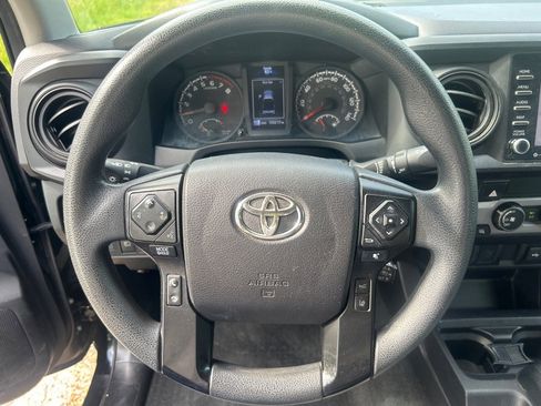 Used 2021 Toyota Tacoma SR AWD/4WD image 9