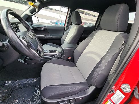 Used 2020 Toyota Tacoma TRD Sport image 20