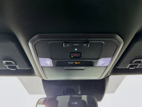 Used 2024 Toyota Tacoma SR image 18