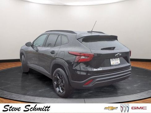 New 2026 Chevrolet Trax LT w/ Driver Confidence Package image 3