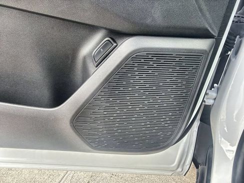 Used 2025 Chevrolet Equinox LT w/ Convenience Package II FWD image 24