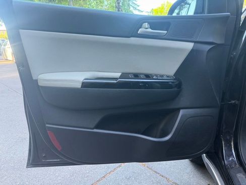 Used 2019 Kia Sportage EX w/ EX Sport Appearance Package AWD/4WD image 10