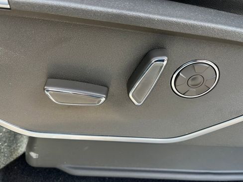 New 2025 Ford F150 Platinum w/ Equipment Group 703A Plus image 32